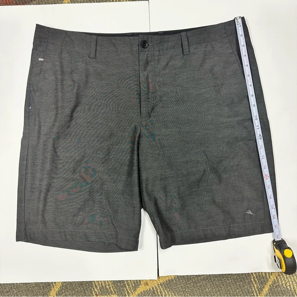 Tommy Bahama- Men’s Gray Athletic Marlin Shorts, Size 40